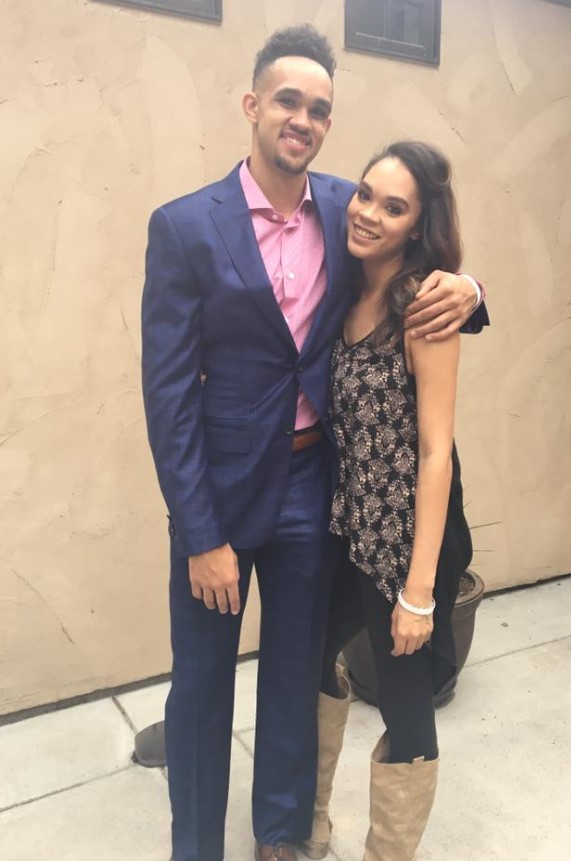 Derrick white sister