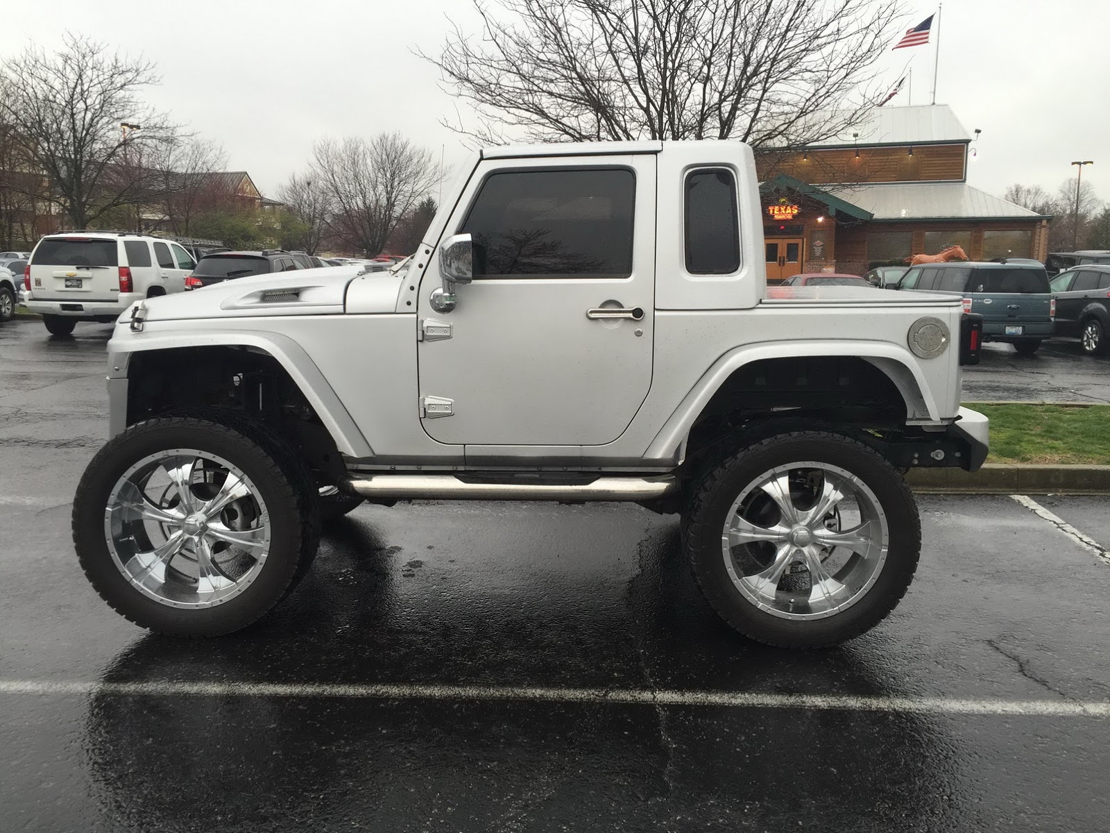 Small wrangler jeep