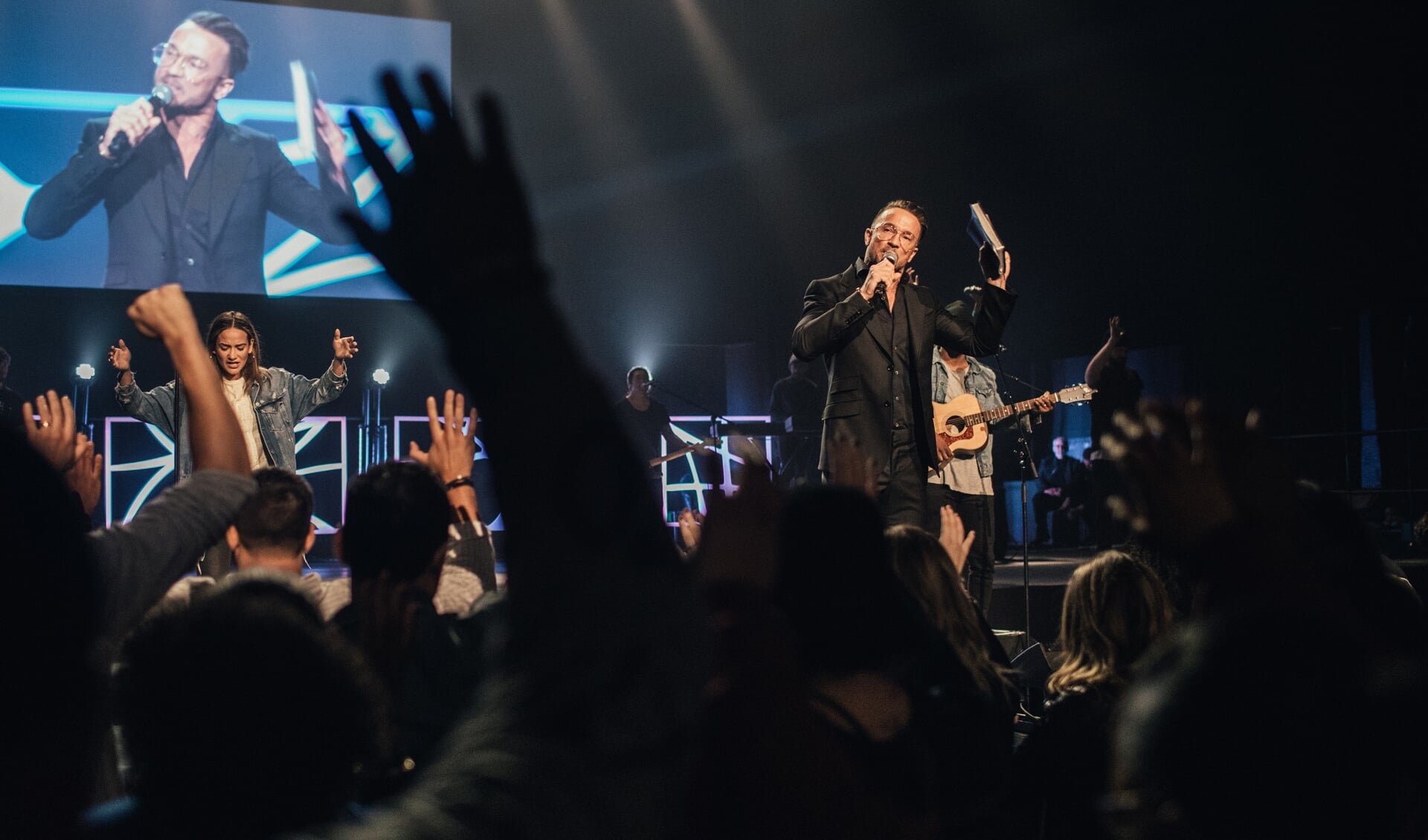 Hillsong new york pastor