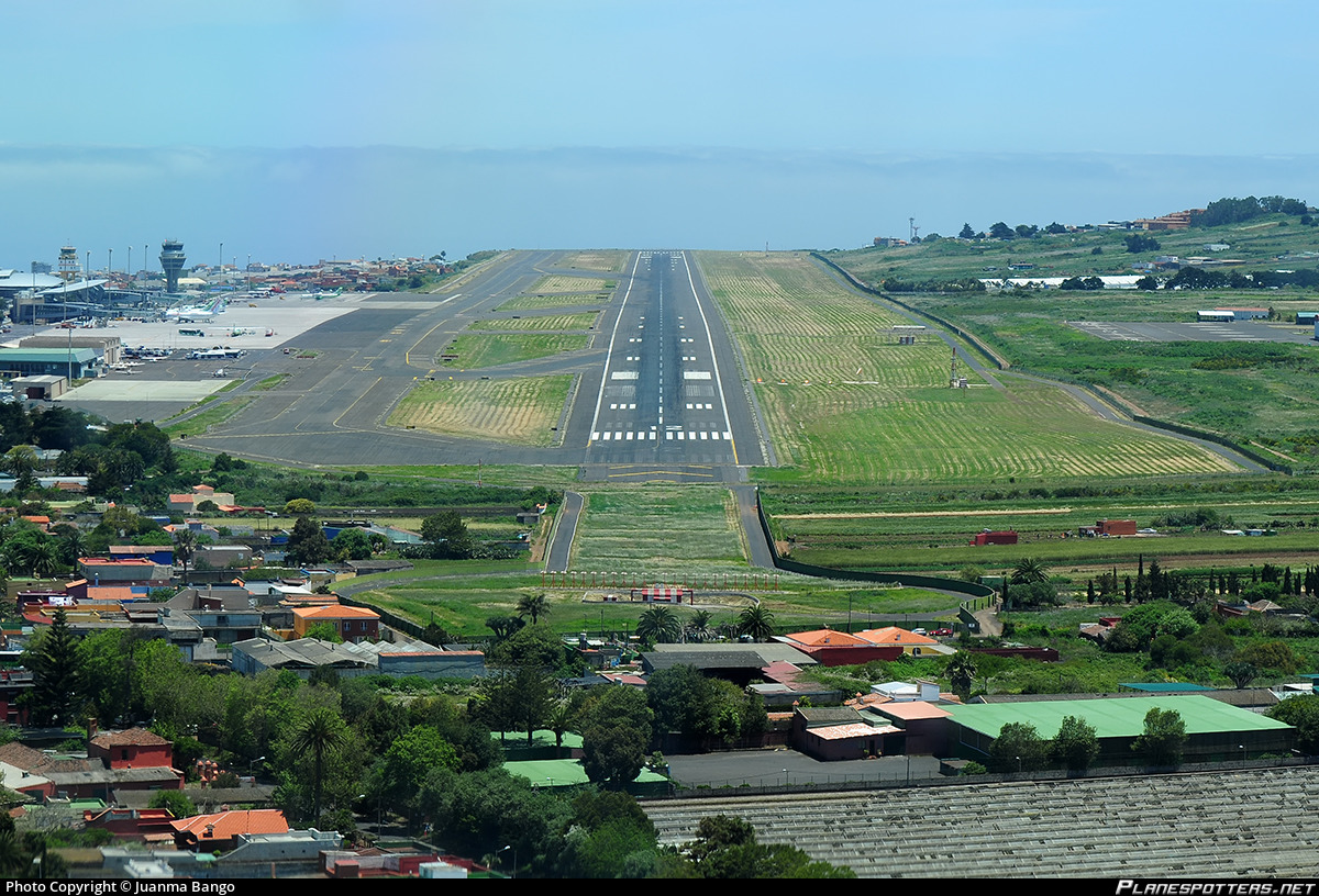 Los rodeos airport tenerife