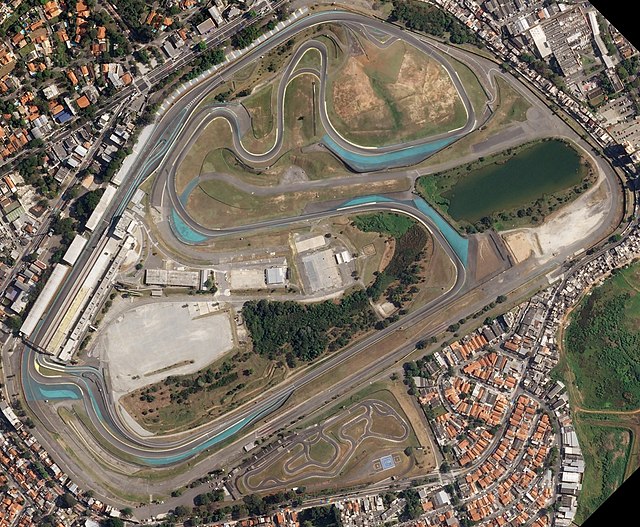 Autódromo josé carlos pace capacity