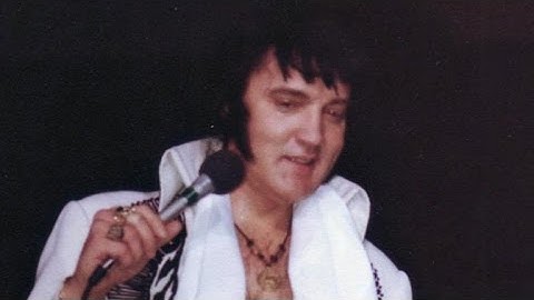 Were elvis and priscilla married when he died