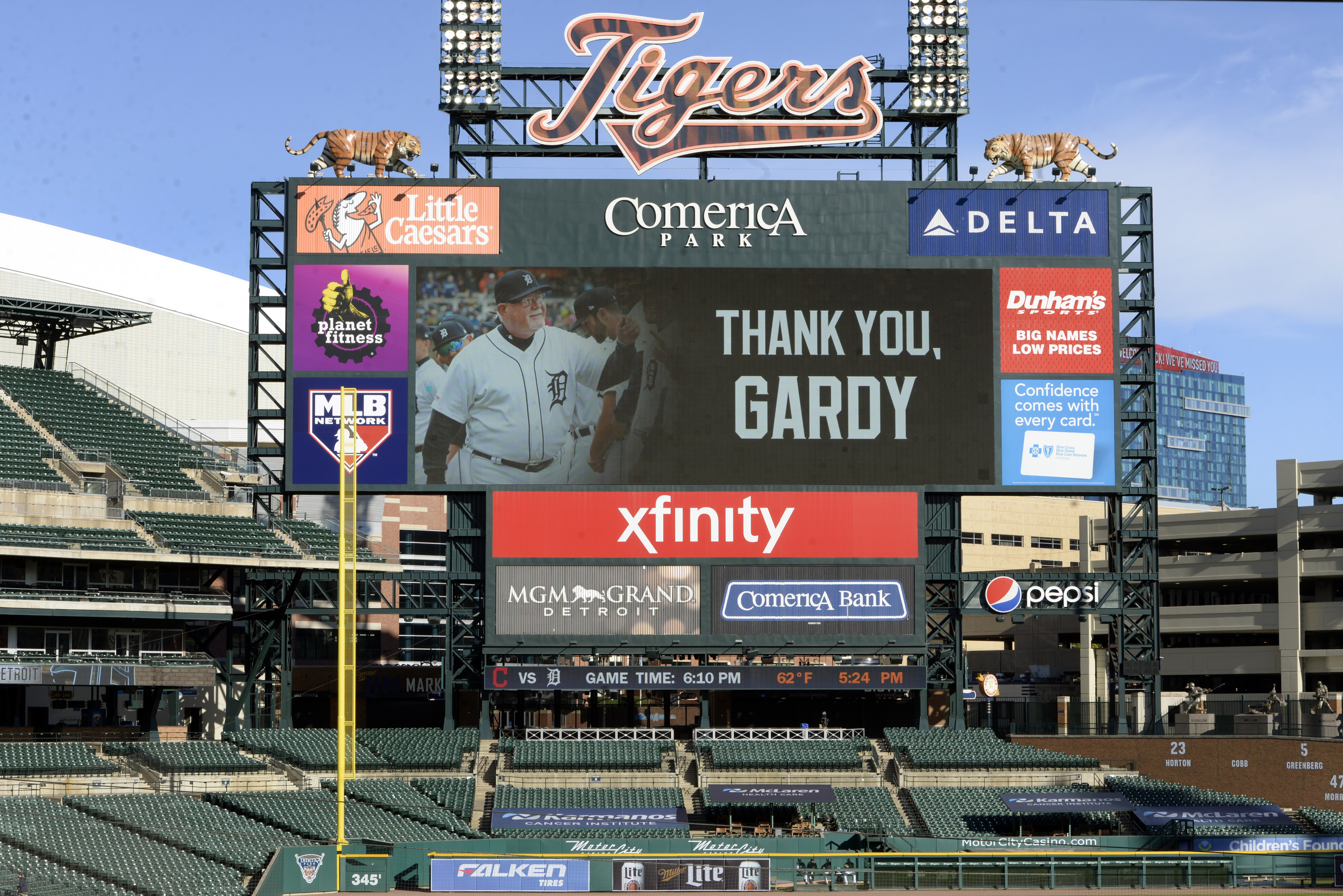 What's the score to the tigers game