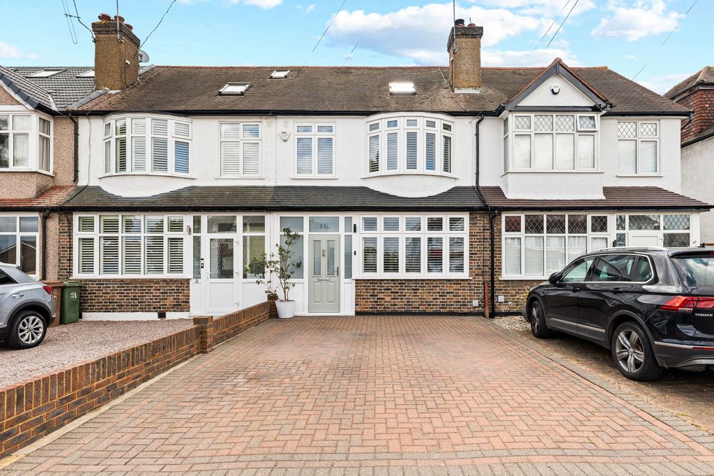 Houses for sale in stoneleigh surrey